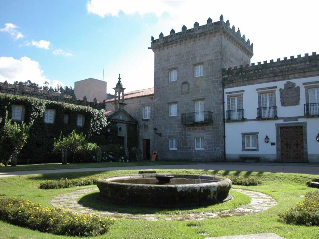 PAZO QUIÑONES DE LEÓN – CASTRELOS Ruta de las Camelias
